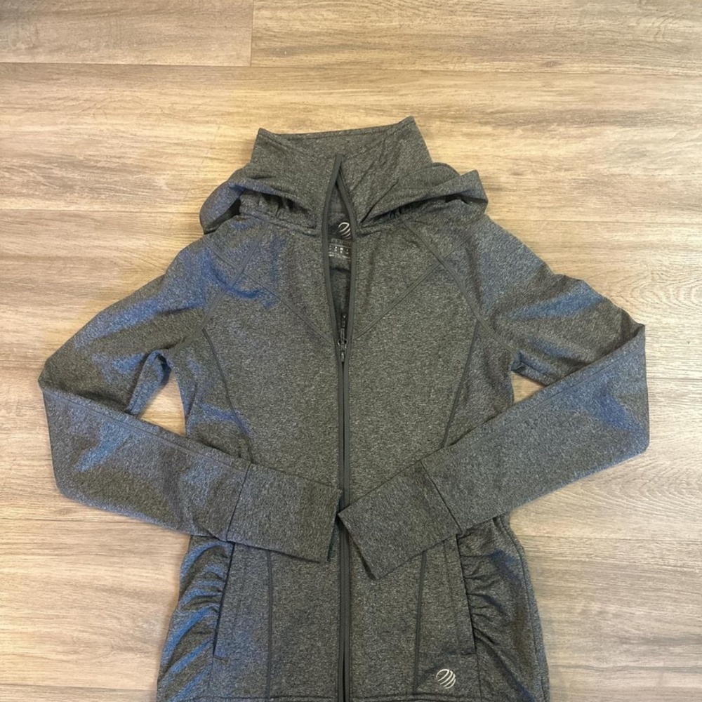 Xs zip up jacket